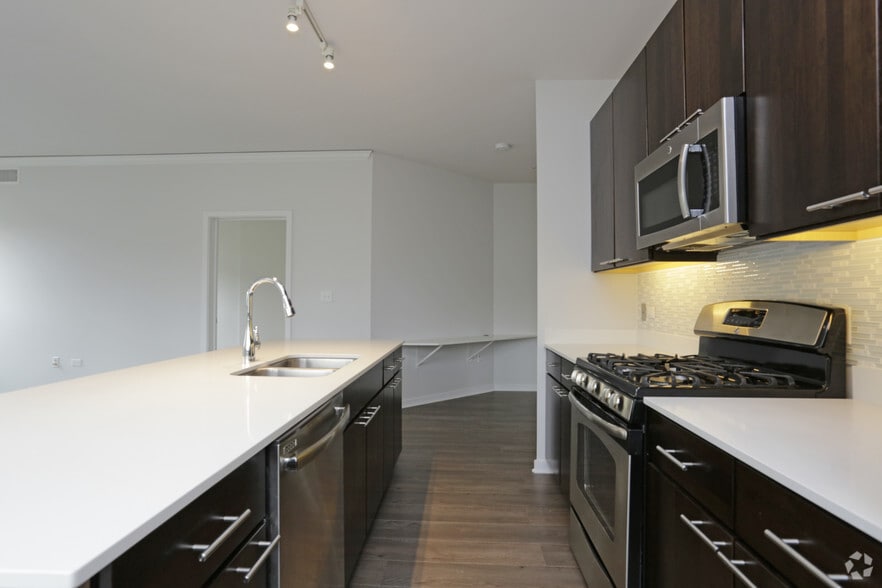 More Photos Of 1720 Central St, Evanston Apartments For Lease