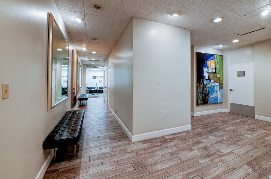 More Photos Of 10841 Paramount Blvd, Downey Office For Lease