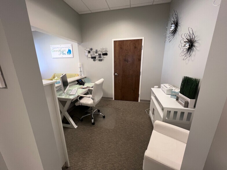 More Photos Of 25074 Olympia Ave, Punta Gorda Medical For Sale