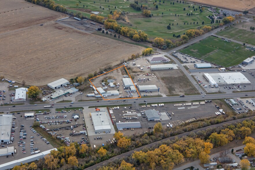 More Photos Of 3531 Memorial Hwy, Mandan Industrial For Sale