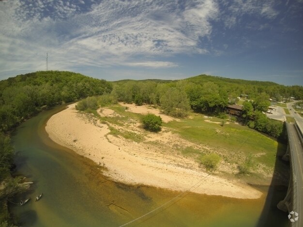 More Photos Of 16392 Tom Akers Rd, Eminence Hotel For Sale