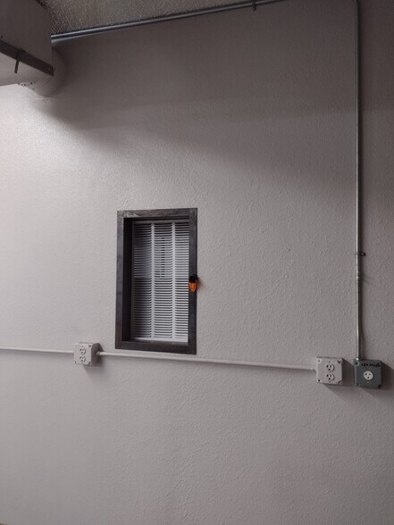 More Photos Of 4165 W Clarendon Ave, Phoenix Manufacturing For Lease