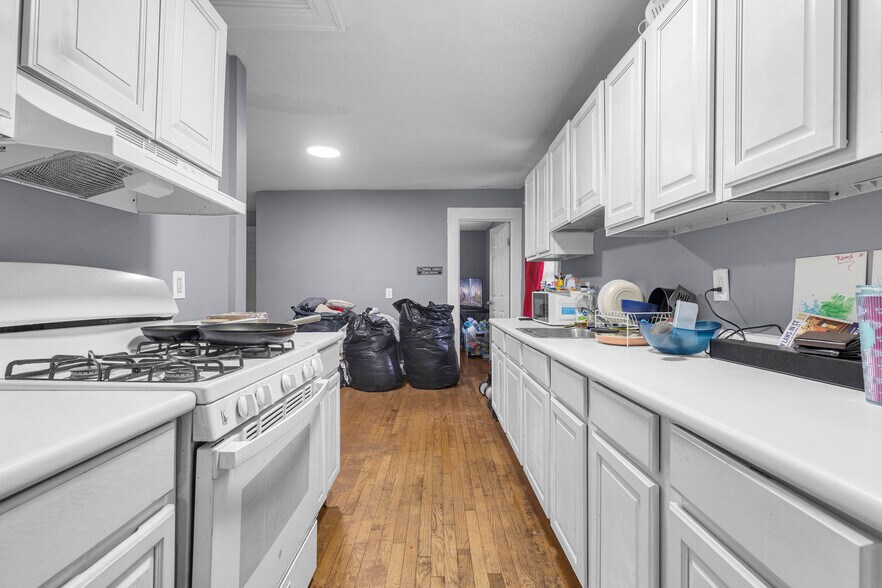 More Photos Of 467 Columbus Ave, New Haven Apartments For Sale