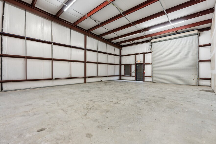 More Photos Of 18920 Freeport Dr, Montgomery Industrial For Sale