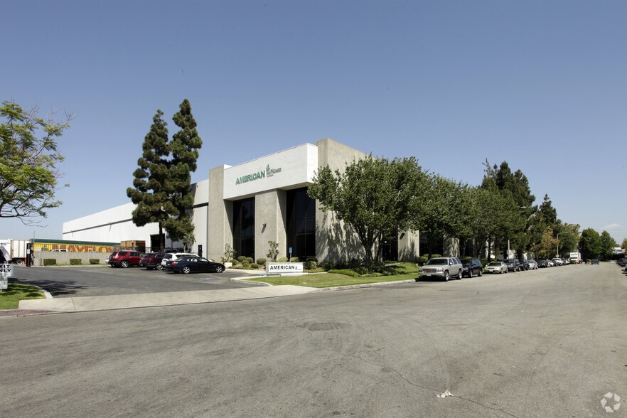 More Photos Of 13545-13565 Larwin Cir, Santa Fe Springs Warehouse For Lease