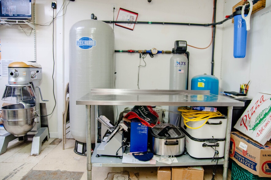 More Photos Of 2003 Oneida Valley Rd, Karns City Restaurant For Sale