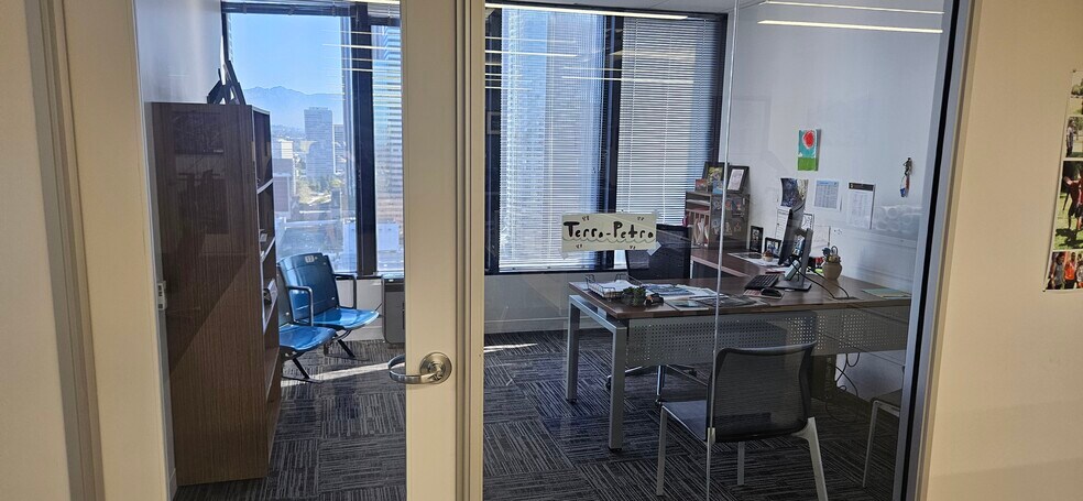 More Photos Of 700 S Flower St, Los Angeles Office For Lease
