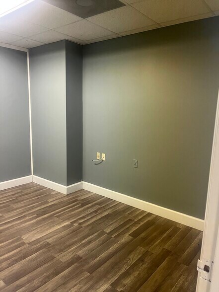 More Photos Of 10001 Lewis Dr, Damascus Warehouse For Sale