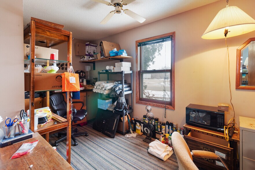 More Photos Of 4712 220th Trl, Amana Hotel For Sale