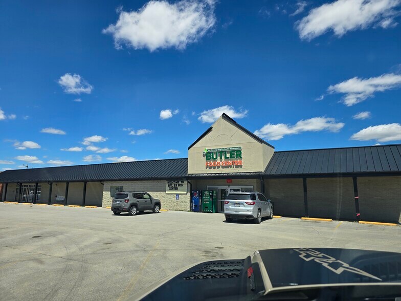 Primary Photo Of 521 W Main St, Butler Flex For Sale