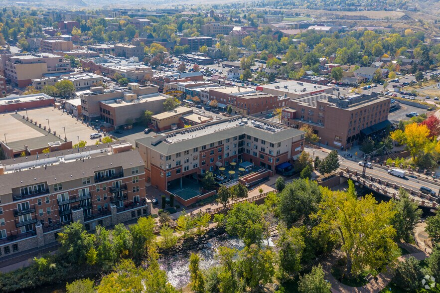 More Photos Of 1027 Washington Ave, Golden Apartments For Lease