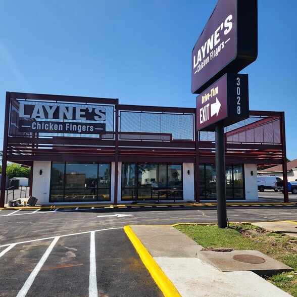 More Photos Of 3028 Farm to Market Road 365, Nederland Fast Food For Lease