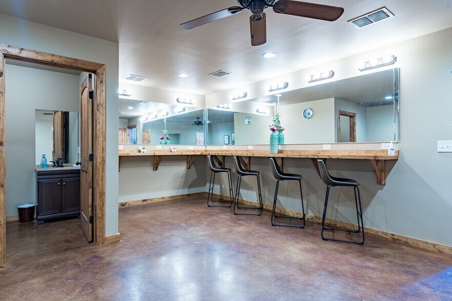 More Photos Of 5015 State Highway 155, Palestine Lodge Meeting Hall For Sale