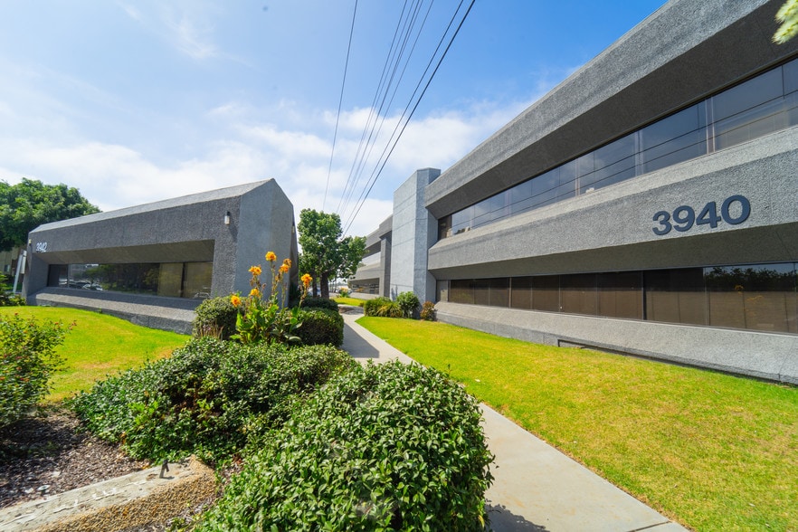 Primary Photo Of 3940 Hancock St, San Diego Office For Sale