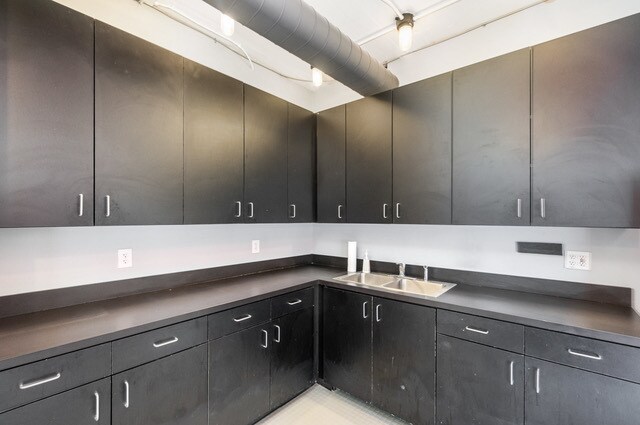 More Photos Of 1230 W Morehead St, Charlotte Loft Creative Space For Lease