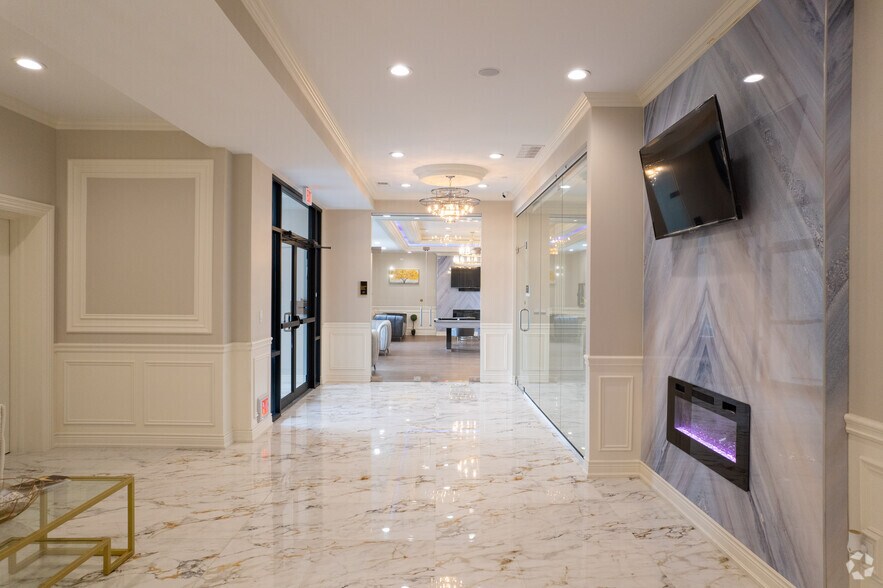 More Photos Of 9600 Franklin, Franklin Park Apartments For Lease