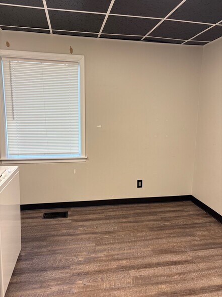 More Photos Of 280 Main St, Westminster Medical For Lease