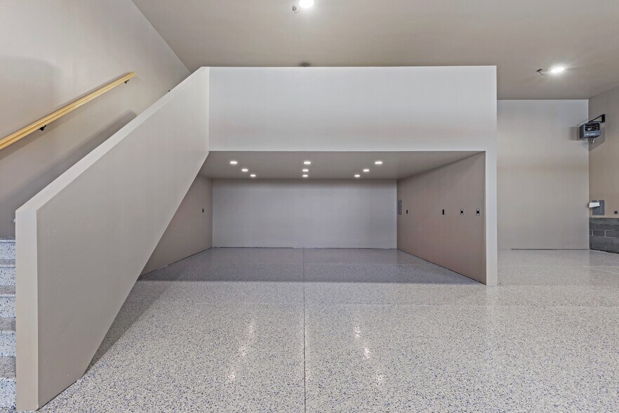 More Photos Of 39 Sunbridge Dr, Mccall Self Storage For Sale