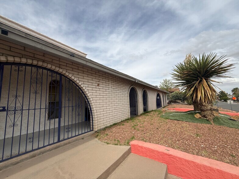 More Photos Of 3221 E Yandell Dr, El Paso Office Residential For Sale