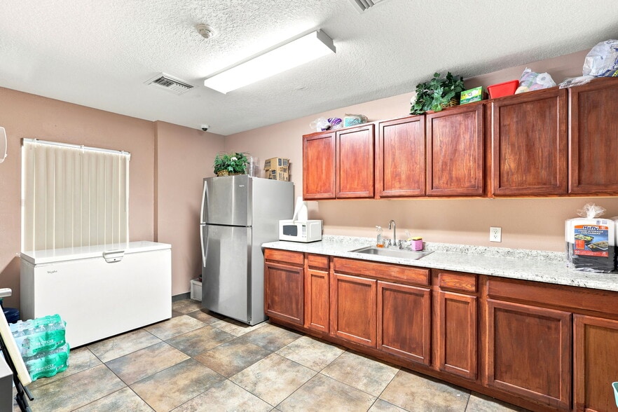 More Photos Of 3075 N Goldenrod Rd, Winter Park Religious Facility For Sale