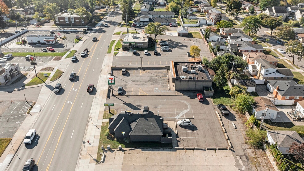 More Photos Of 4703 N Crooks Rd, Royal Oak Fast Food For Sale