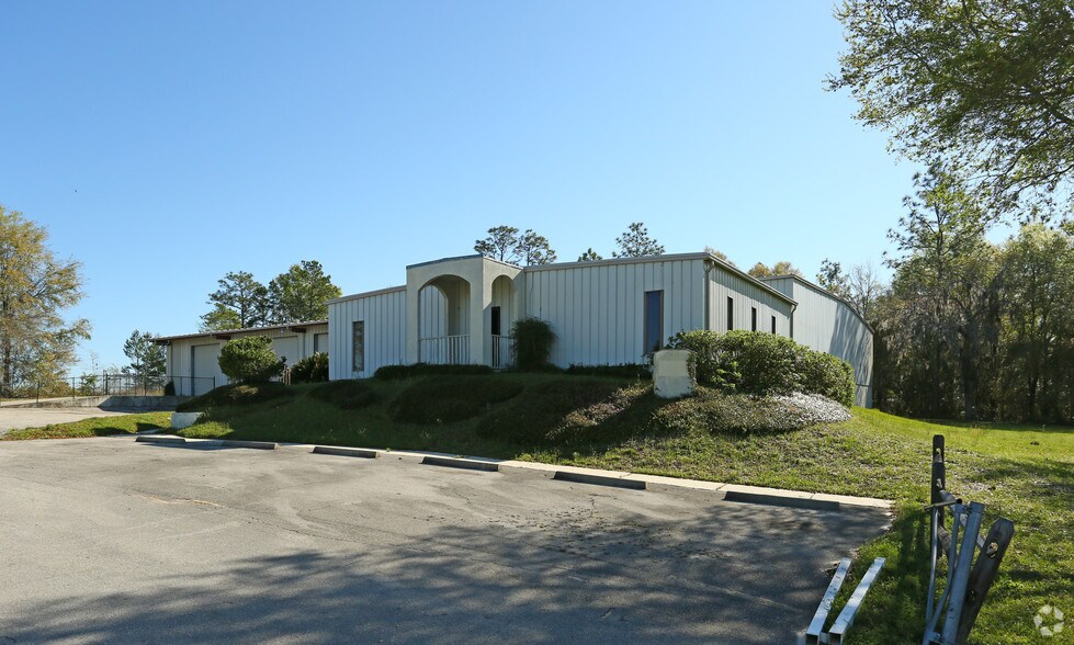 More Photos Of 495 Fortune Blvd, Midway Light Distribution For Lease