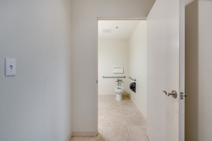 More Photos Of 19230 Sonoma Hwy, Sonoma General Retail For Lease