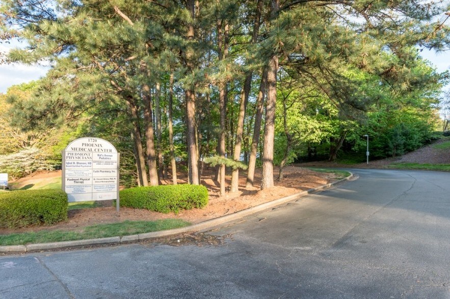 More Photos Of 1720 Phoenix Blvd, College Park Medical For Lease