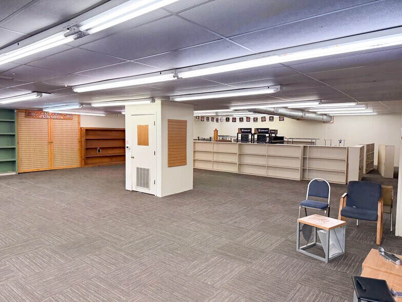 More Photos Of 6645 19th St, Lubbock Freestanding For Lease