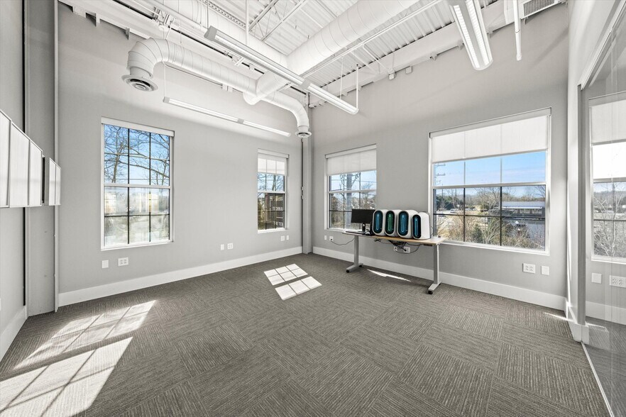 More Photos Of 2099 Thunderhead Rd, Knoxville Loft Creative Space For Sale
