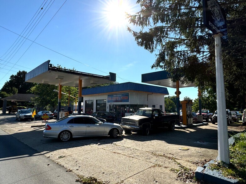 More Photos Of 355 W Main St, Lebanon Service Station For Sale