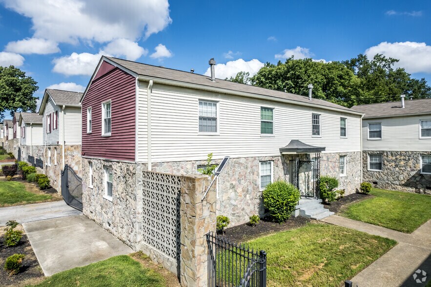 More Photos Of 2024 Jefferson Ave, Memphis Apartments For Sale