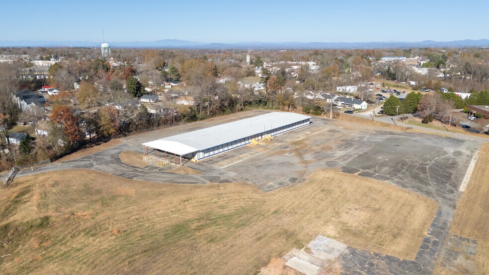 More Photos Of 750 18th St NE, Hickory Truck Terminal For Sale