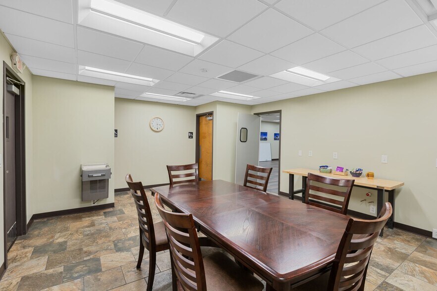 More Photos Of 533 Myatt Dr, Madison Showroom For Sale