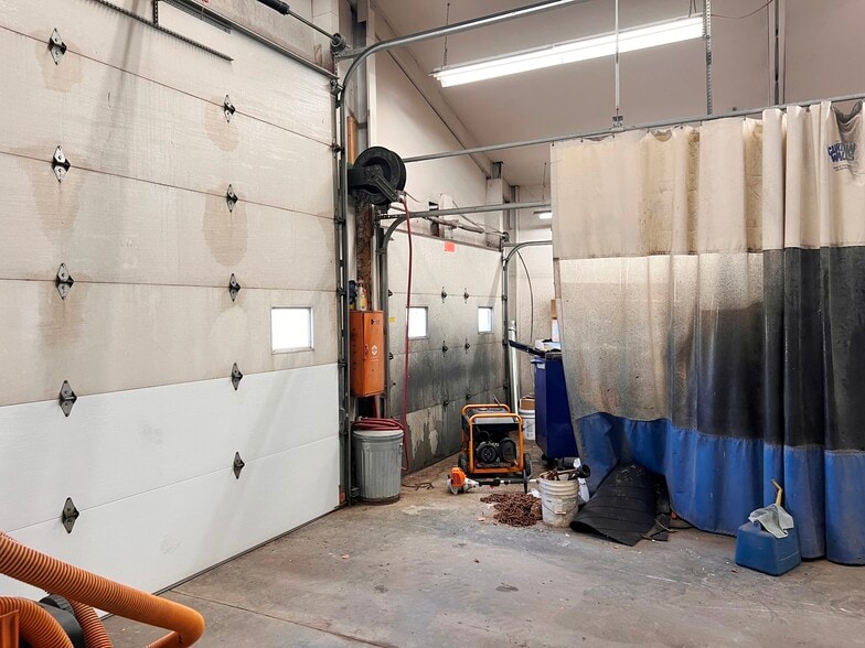 More Photos Of 7300 MN-6, Remer Auto Repair For Sale