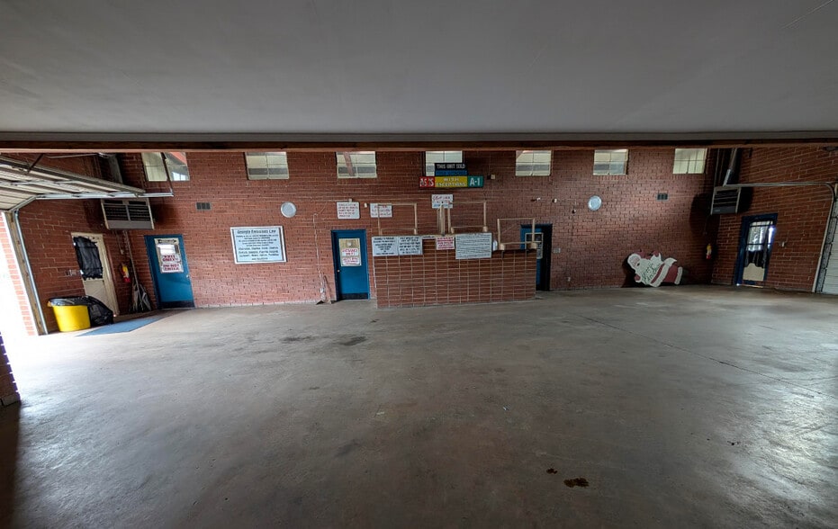 More Photos Of 4459 Broadway, Macon Distribution For Sale