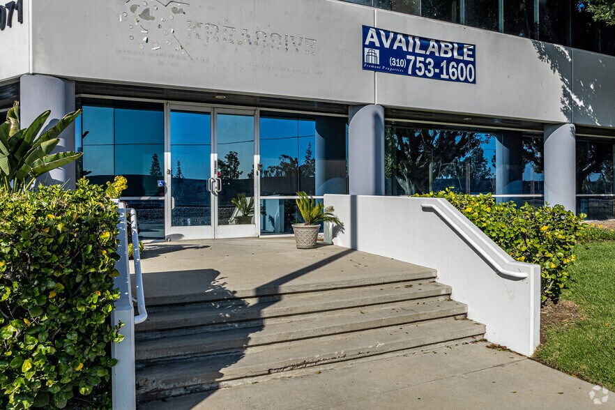 More Photos Of 14059 Stage Rd, Santa Fe Springs Warehouse For Lease