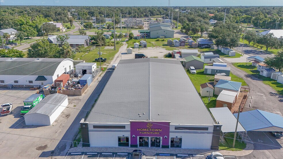 More Photos Of 14 W Hickory St, Arcadia Freestanding For Lease