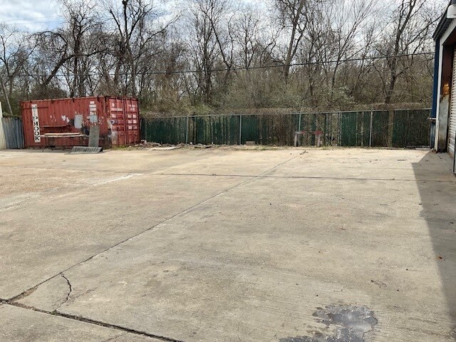 More Photos Of 1517 W Main St, La Porte Auto Repair For Sale