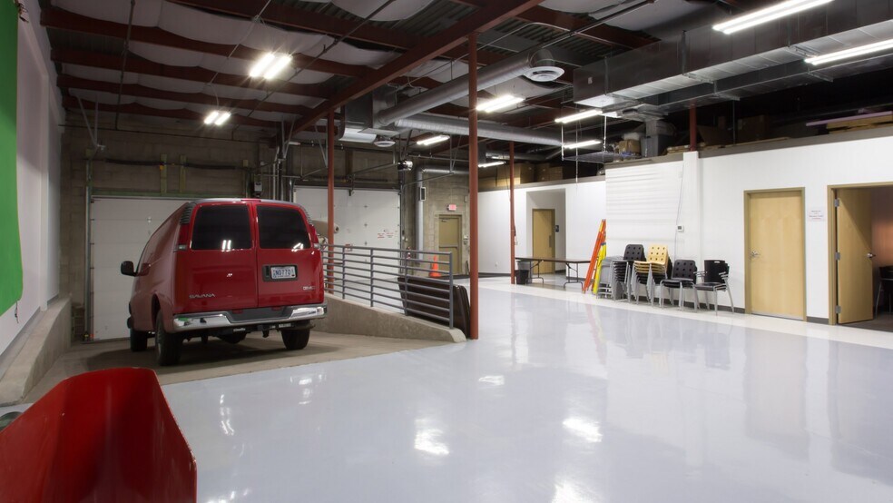 More Photos Of 555 1st Ave NE, Minneapolis Industrial For Sale