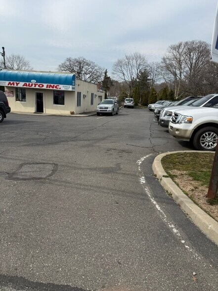 More Photos Of 659 E Jericho Tpke, Huntington Station Auto Dealership For Lease