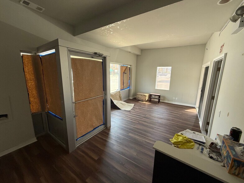 More Photos Of 3614 N Ashland Ave, Chicago Storefront Retail Residential For Lease