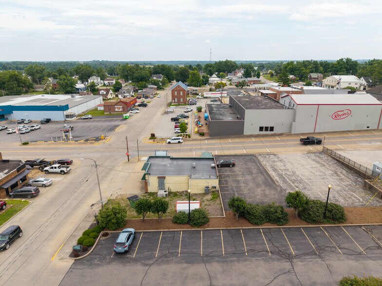 More Photos Of 119 N Jackson St, Perryville General Retail For Sale