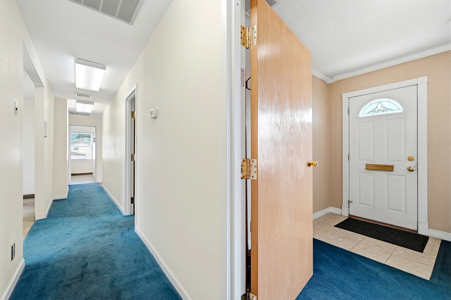 More Photos Of 4910 Maccorkle Ave SW, Charleston Medical For Sale