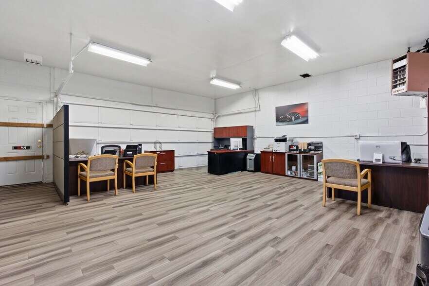 More Photos Of 4350 W Colfax Ave, Denver Auto Dealership For Sale
