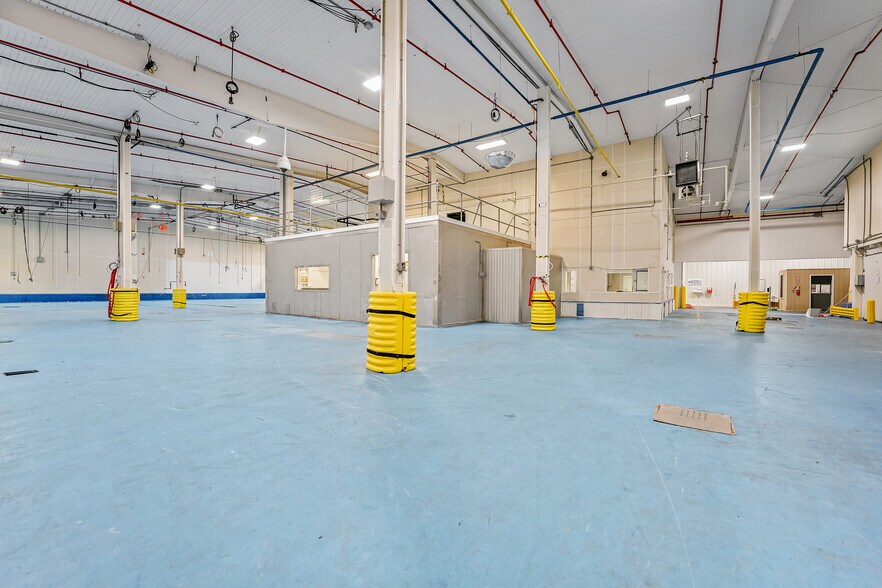 More Photos Of 86 Macarthur Dr, New Bedford Warehouse For Sale