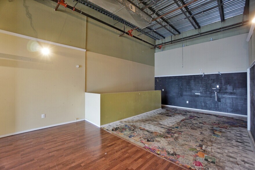 More Photos Of 4916 Arthur Kill Rd, Staten Island Storefront Retail Office For Lease