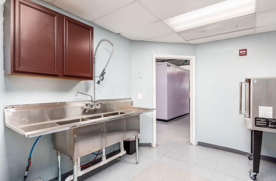 More Photos Of 3530 Soldano Blvd, Columbus General Retail For Lease