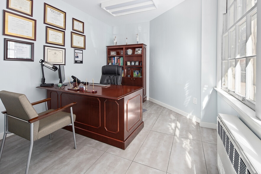 More Photos Of 130 E 67th St, New York Apartments For Sale