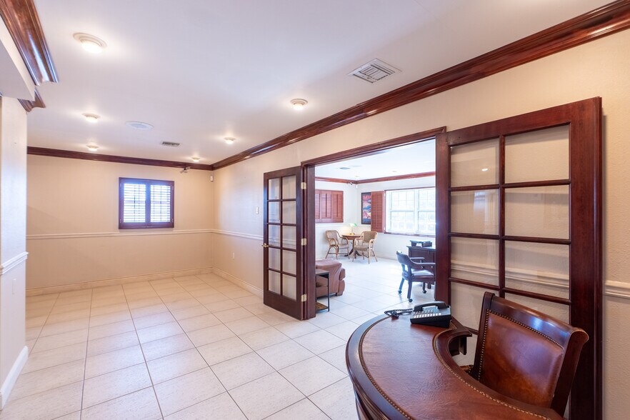 More Photos Of , Coral Gables Office For Sale